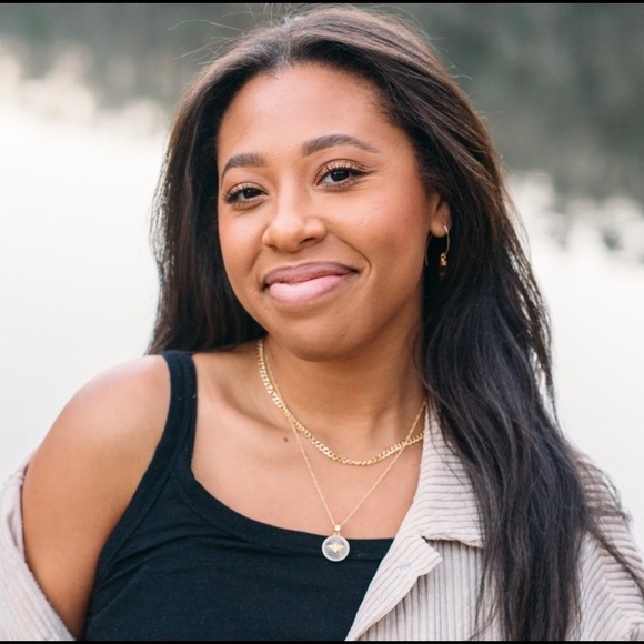 LAST ONE ☝️ Rose Quartz Crystal Bee Pendant Necklace - Picture 5 of 9